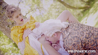 Tiffany Tatum a borotvált cuncis pici keblű megbaszott hercegnő
