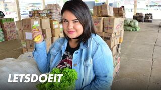 Túlsúlyos latina milf cuncija mélyen megdöngetve xiomarától