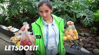 Dél Amerikai milf mary gomez arcára spriccel a forró kufircolás után