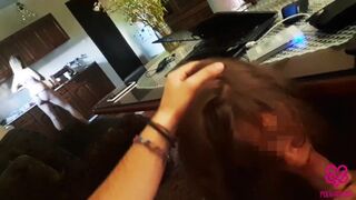 Hajnali kávé után vad kufircolás és orál egy tinivel