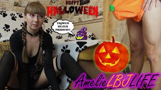 Kicsike boszorkány megidézi a termetes brét és keményen megbasszák, hogy beleélvezzen a puncijába - halloween 2020