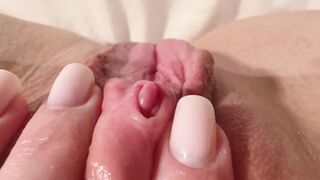 Fiatal amatőr vagina közelről peckezik orgazmusig